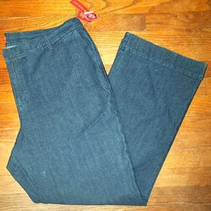 CHAPS Denim Size 20W.   NWT
